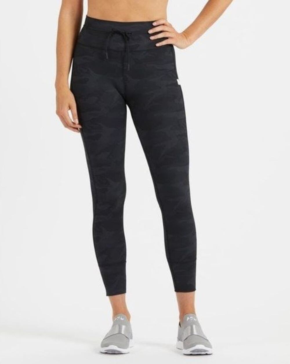 Vuori Women's Sz XS Halo Performance Dreamkit Jogger Black Camo Athleisure